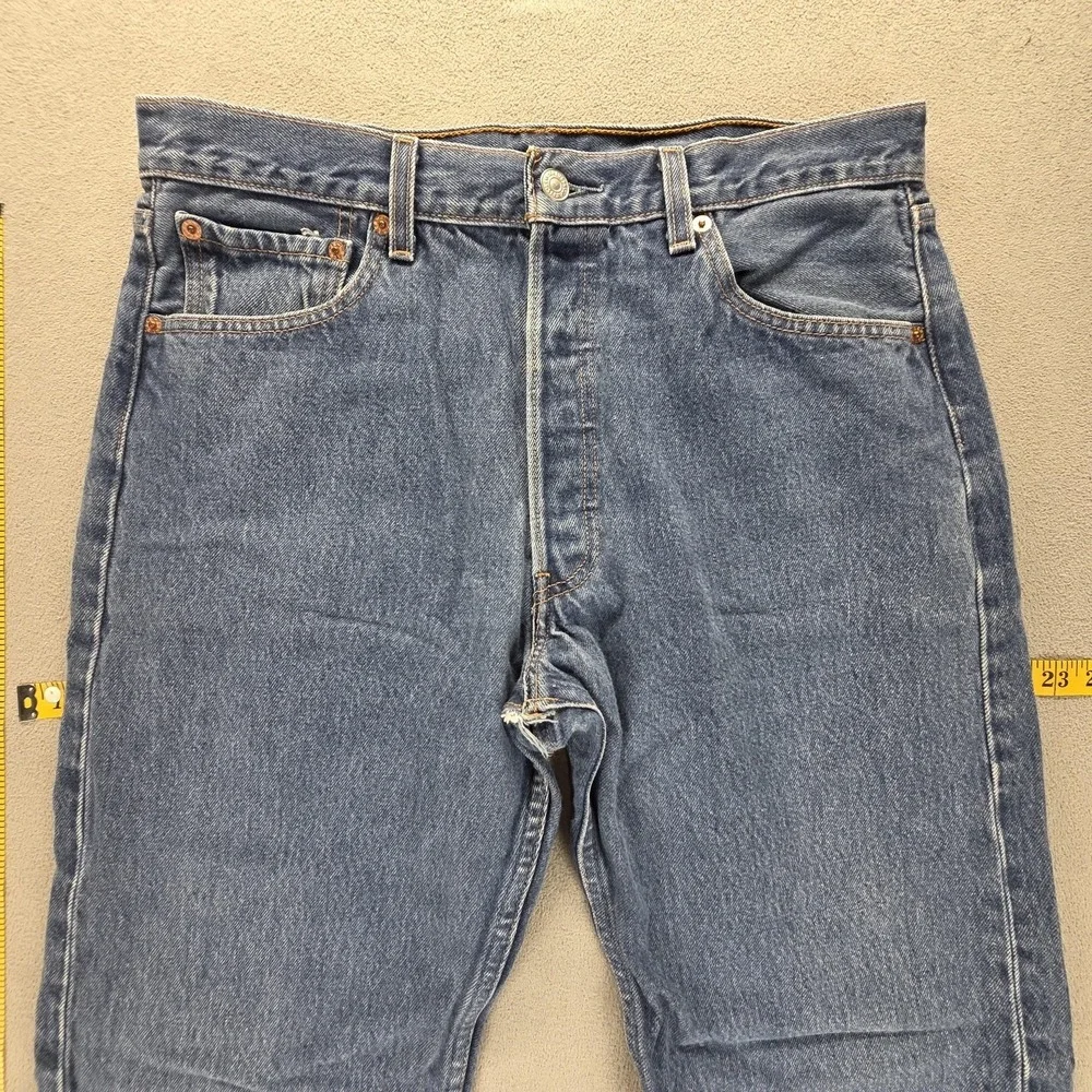 VTG Levis 501 Jeans Mens Blue Medium Wash Regular Straight Button Fly Fits 32x30